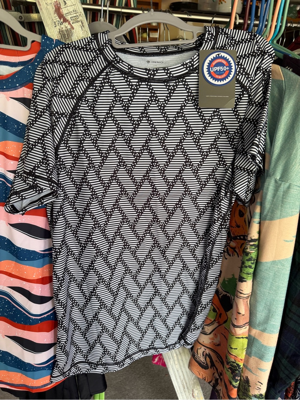 Men's Black & White Geometric Short-Sleeve Performance Shirt